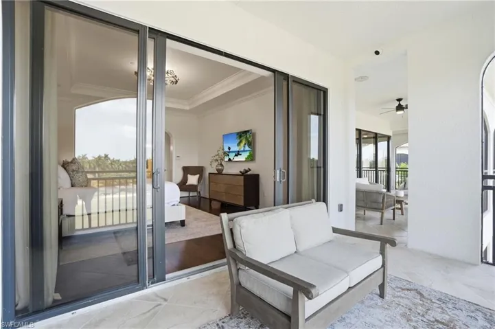 2543 Marquesa Royale Ln #4-302, Naples, Florida 34109