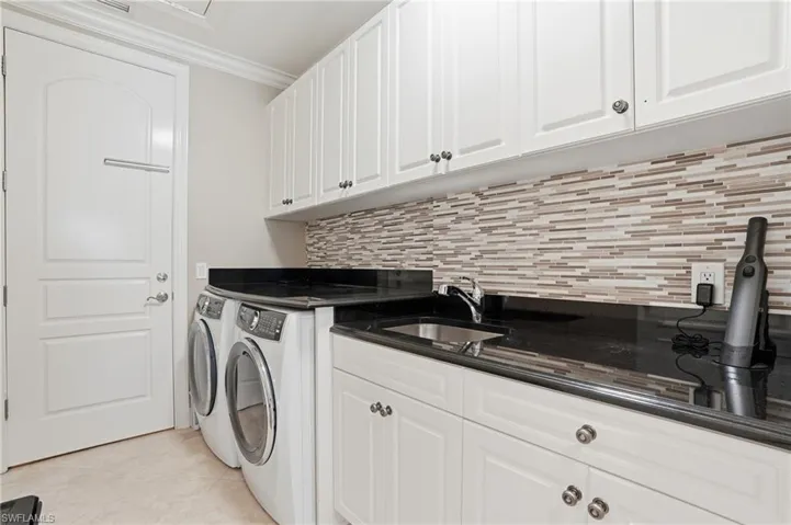 2543 Marquesa Royale Ln #4-302, Naples, Florida 34109