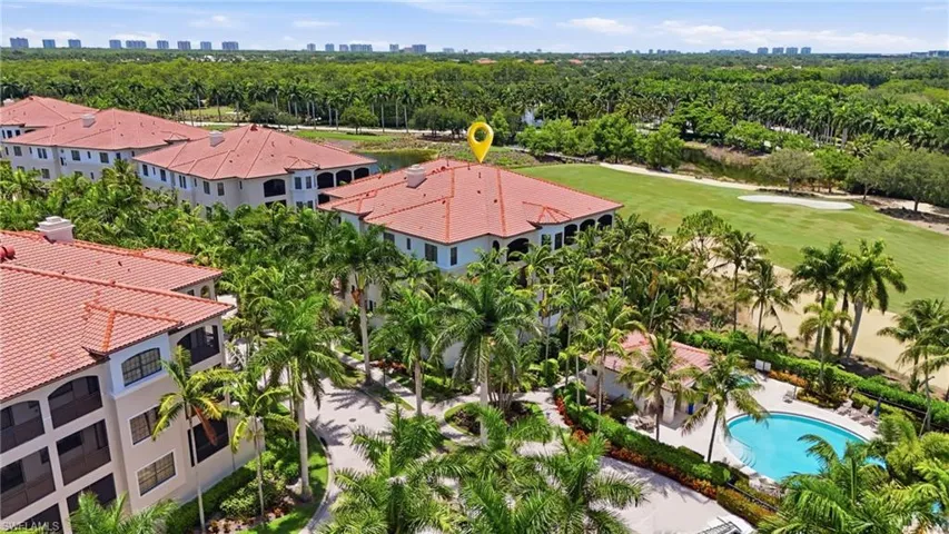 2543 Marquesa Royale Ln #4-302, Naples, Florida 34109