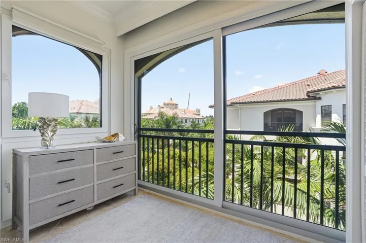 2543 Marquesa Royale Ln #4-302, Naples, Florida 34109