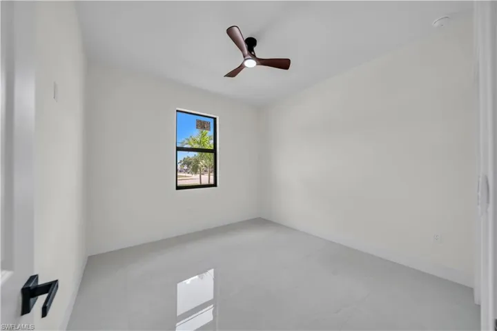 711  Gleason  PKWY, Cape Coral, FL 33914