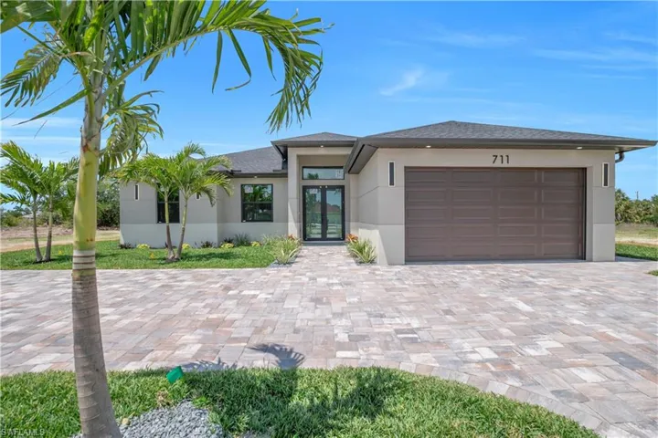 711  Gleason  PKWY, Cape Coral, FL 33914