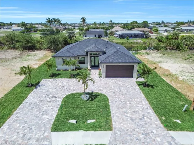711  Gleason  PKWY, Cape Coral, FL 33914