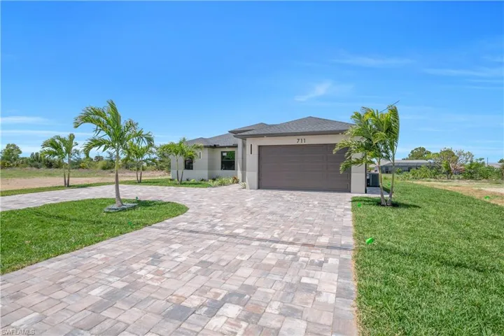 711  Gleason  PKWY, Cape Coral, FL 33914