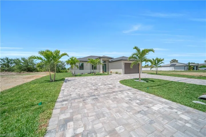 711  Gleason  PKWY, Cape Coral, FL 33914