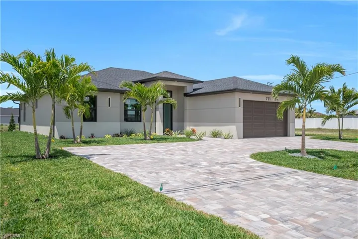 711  Gleason  PKWY, Cape Coral, FL 33914
