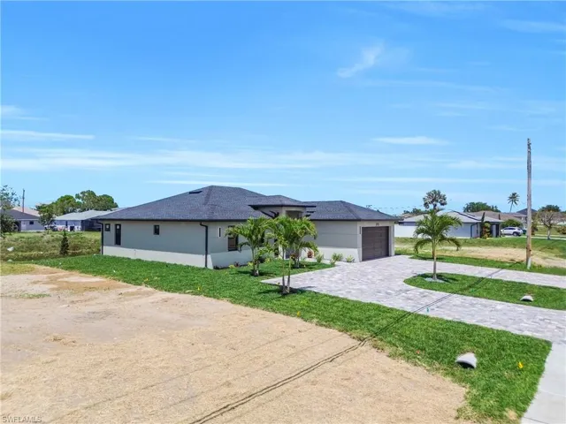 711  Gleason  PKWY, Cape Coral, FL 33914
