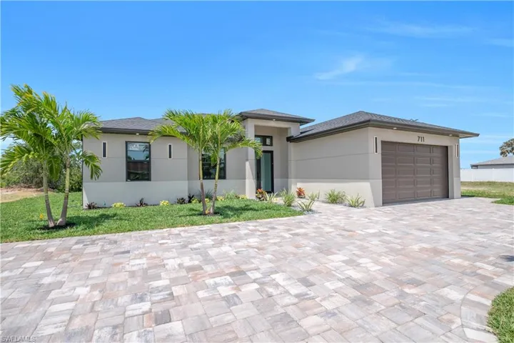 711  Gleason  PKWY, Cape Coral, FL 33914