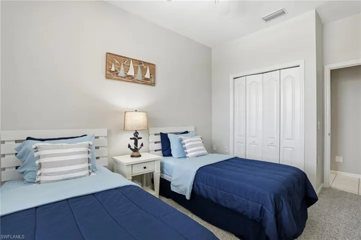 8600  Cedar Hammock  CIR, Naples, FL 34112