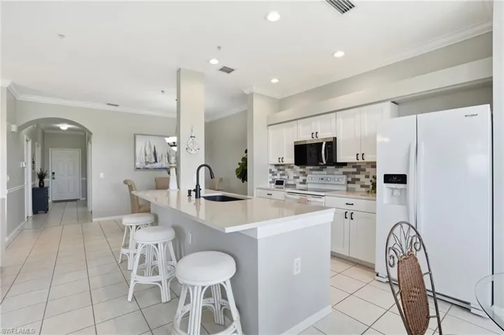 8600  Cedar Hammock  CIR, Naples, FL 34112