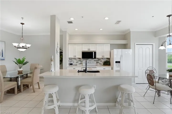 8600  Cedar Hammock  CIR, Naples, FL 34112