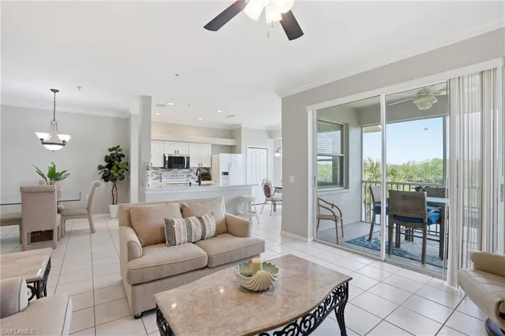 8600  Cedar Hammock  CIR, Naples, FL 34112