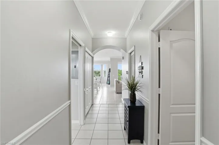 8600  Cedar Hammock  CIR, Naples, FL 34112