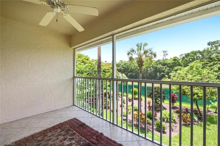193 Robin Hood Cir 203, Naples, Florida 34104