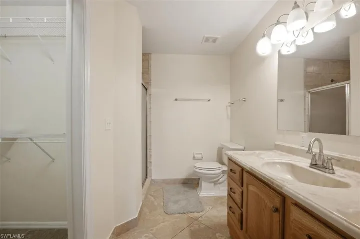 193 Robin Hood Cir 203, Naples, Florida 34104