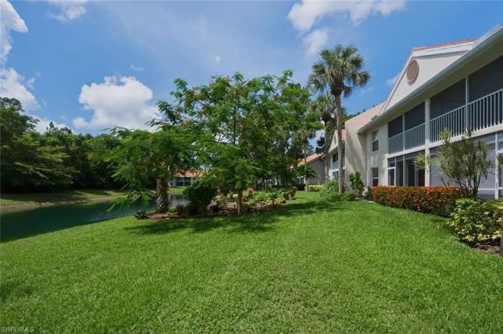 193 Robin Hood Cir 203, Naples, Florida 34104