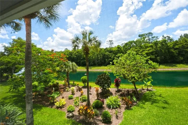 193 Robin Hood Cir 203, Naples, Florida 34104