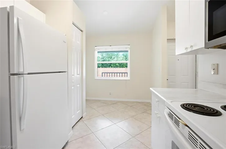 193 Robin Hood Cir 203, Naples, Florida 34104