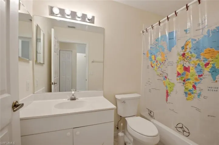 193 Robin Hood Cir 203, Naples, Florida 34104