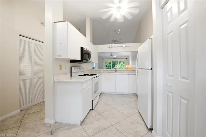 193 Robin Hood Cir 203, Naples, Florida 34104