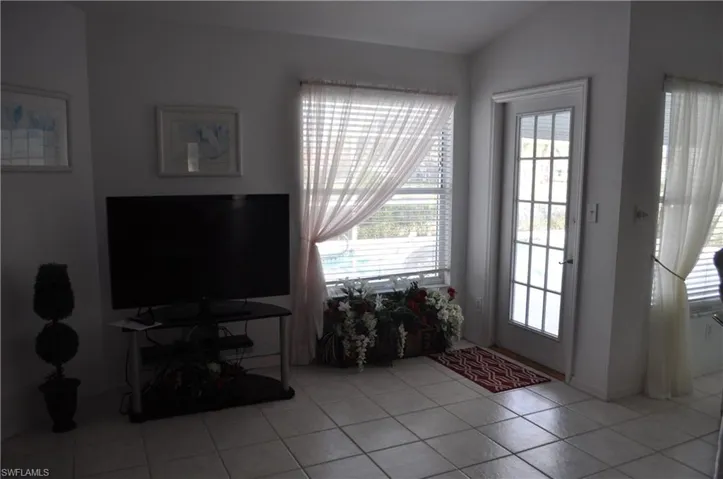 431 Dundee Ct, Naples, Florida 34104