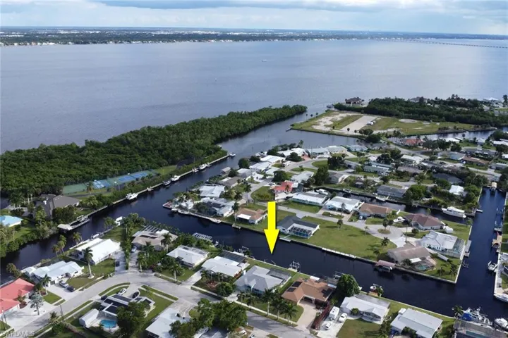 1697 Lakeside Ter, North Fort Myers, Florida 33903