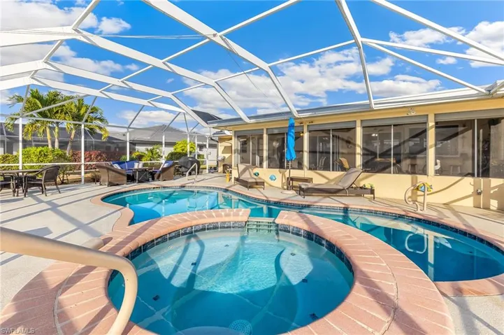 4832 Triton Ct W, Cape Coral, Florida 33904