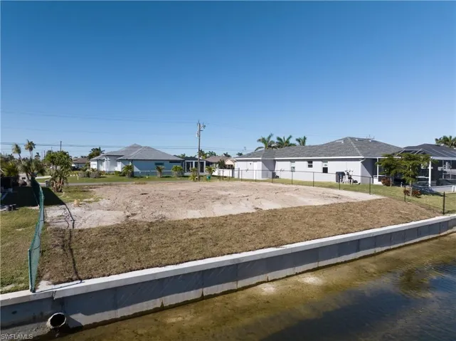 View of yard featuring a residential view