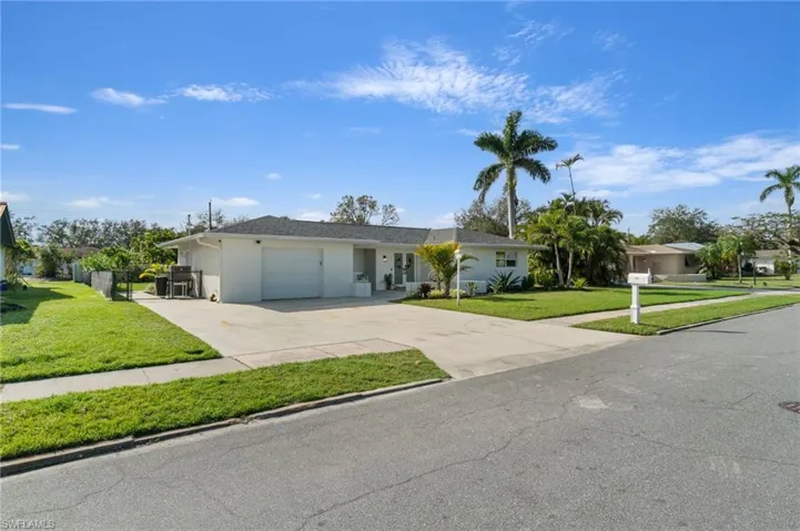 1034  El Rio  AVE, Fort Myers, FL 33919