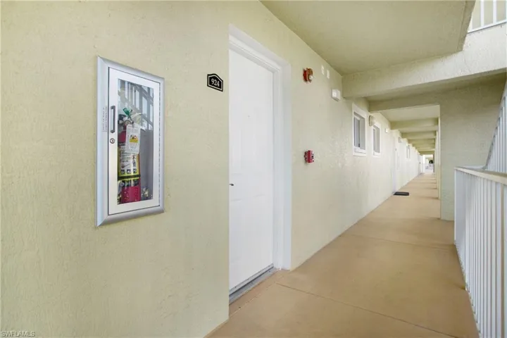 8271  Key Royal  CIR, Naples, FL 34119