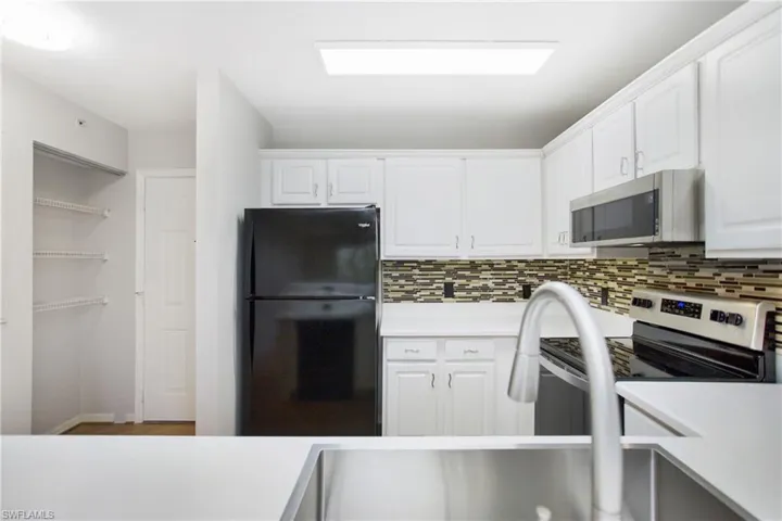 8271  Key Royal  CIR, Naples, FL 34119