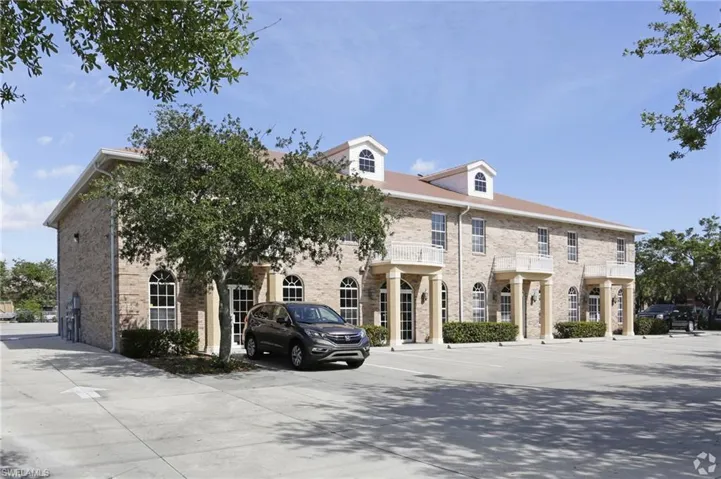 4707  Enterprise  AVE, Naples, FL 34104