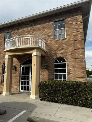 4707  Enterprise  AVE, Naples, FL 34104