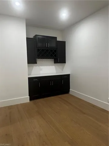 4707  Enterprise  AVE, Naples, FL 34104