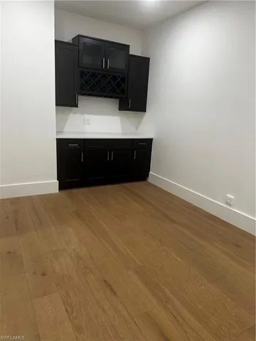 4707  Enterprise  AVE, Naples, FL 34104