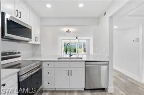 1085 Forest Lakes Dr 8102, Naples, Florida 34105
