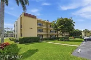 1085 Forest Lakes Dr 8102, Naples, Florida 34105