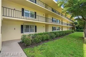 1085 Forest Lakes Dr 8102, Naples, Florida 34105