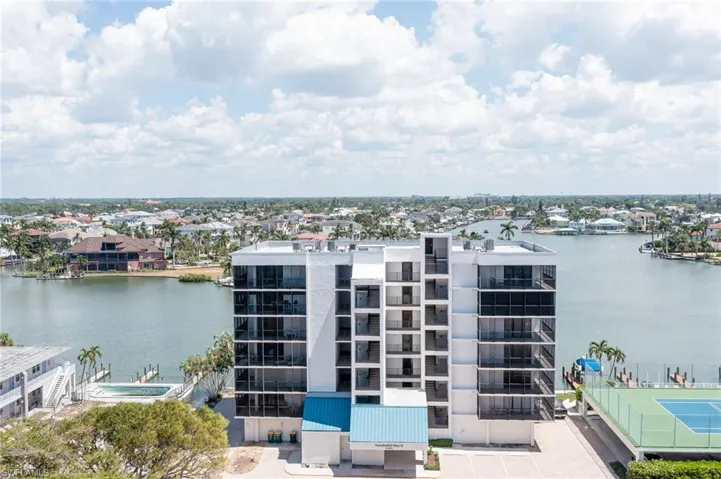 Front facing the gulf