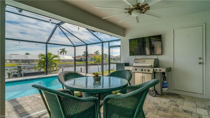 Access to full bathroom. Beautiful exterior ceiling fan/light.