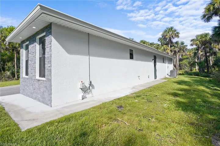 4393  32nd SE AVE, Naples, FL 34117