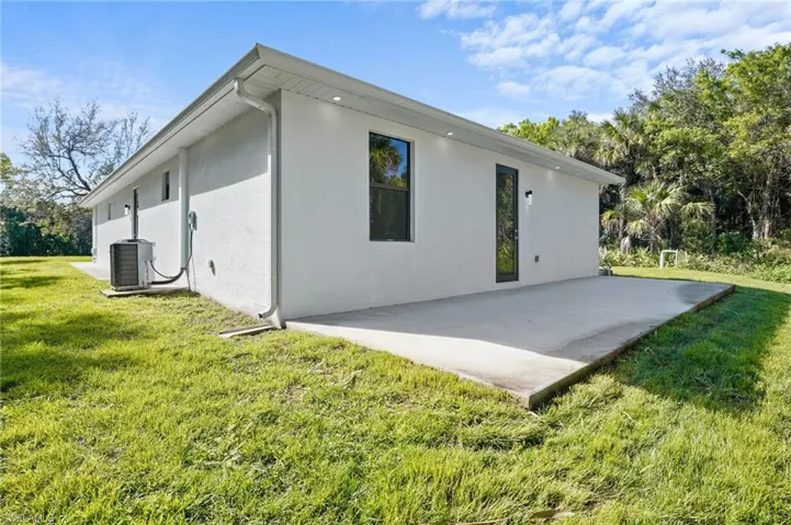 4393  32nd SE AVE, Naples, FL 34117