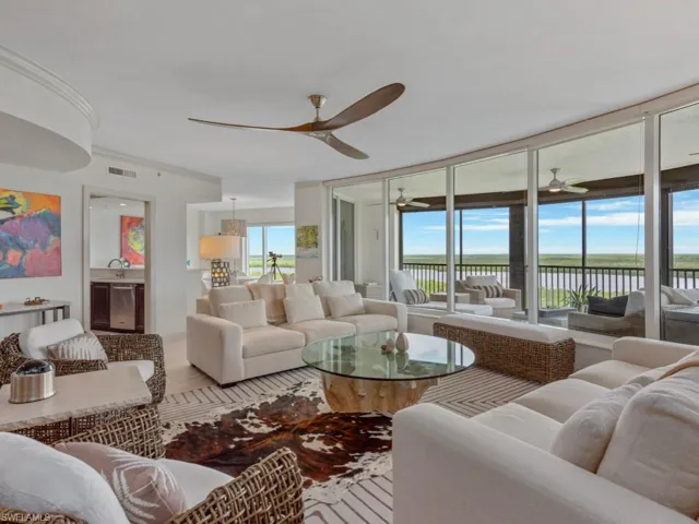Lesina 804 - Grand Salon to the Northwest