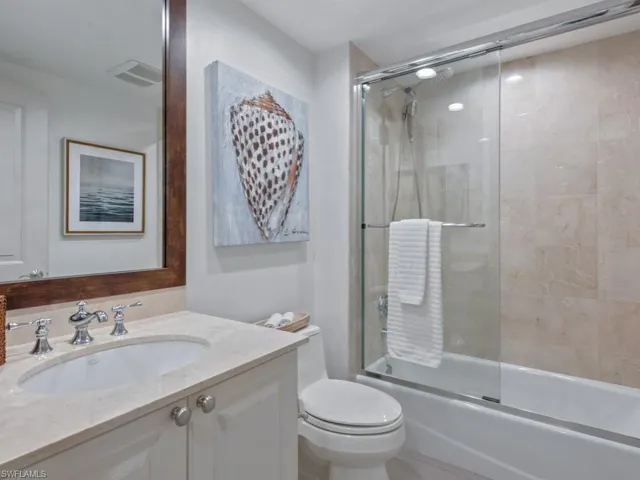 Lesina 804 - Guest Bathroom 2