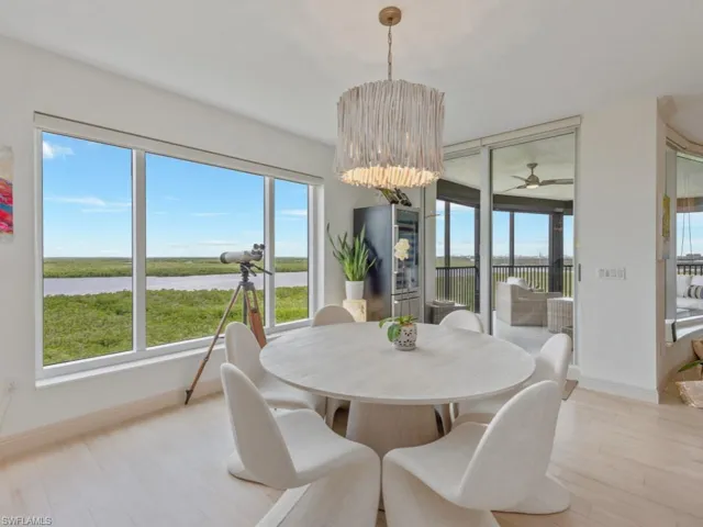 Lesina 804 - Family/Dining Room to the Northwest