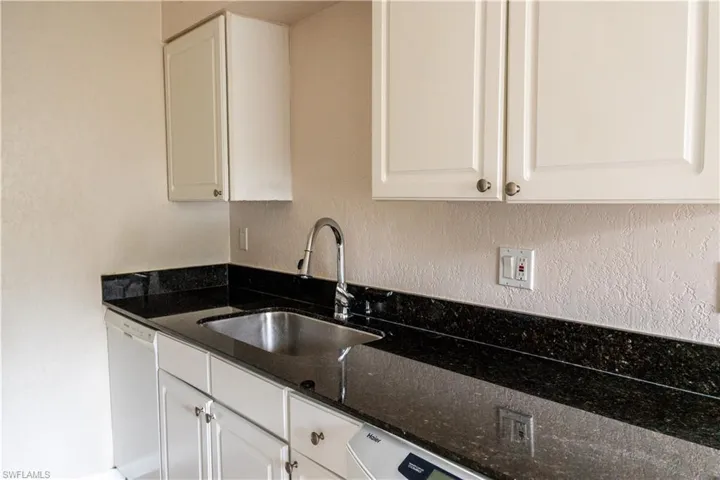 4627 Bayshore Dr I-4, Naples, Florida 34112