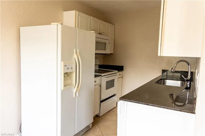 4627 Bayshore Dr I-4, Naples, Florida 34112