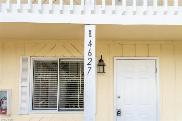 4627 Bayshore Dr I-4, Naples, Florida 34112