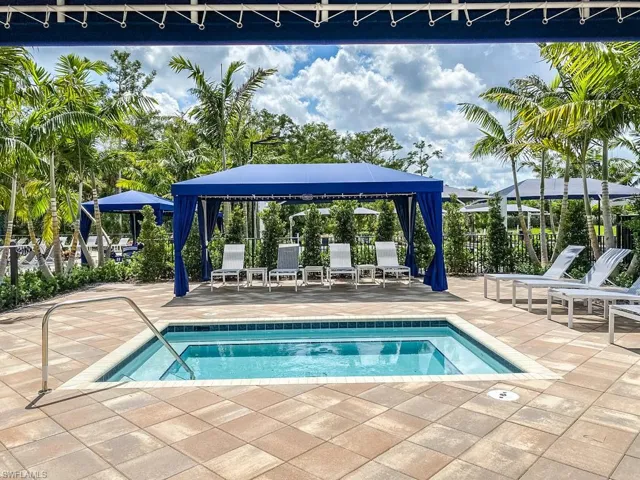 12053  Mimosa  ST, Naples, FL 34120