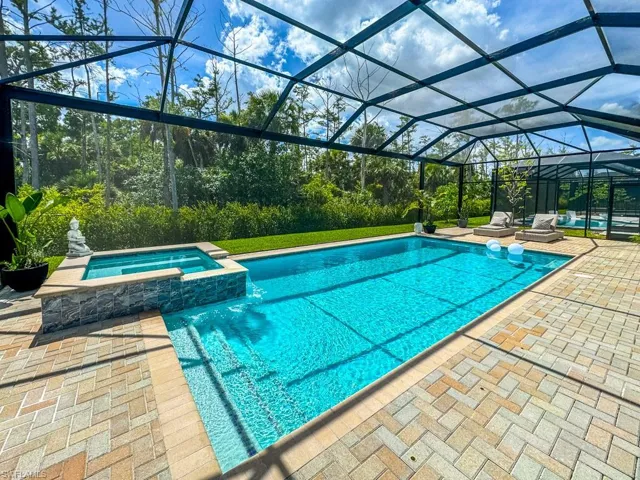 12053  Mimosa  ST, Naples, FL 34120